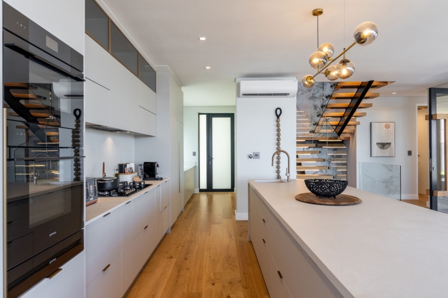 To Let 4 Bedroom Property for Rent in Camps Bay Western Cape